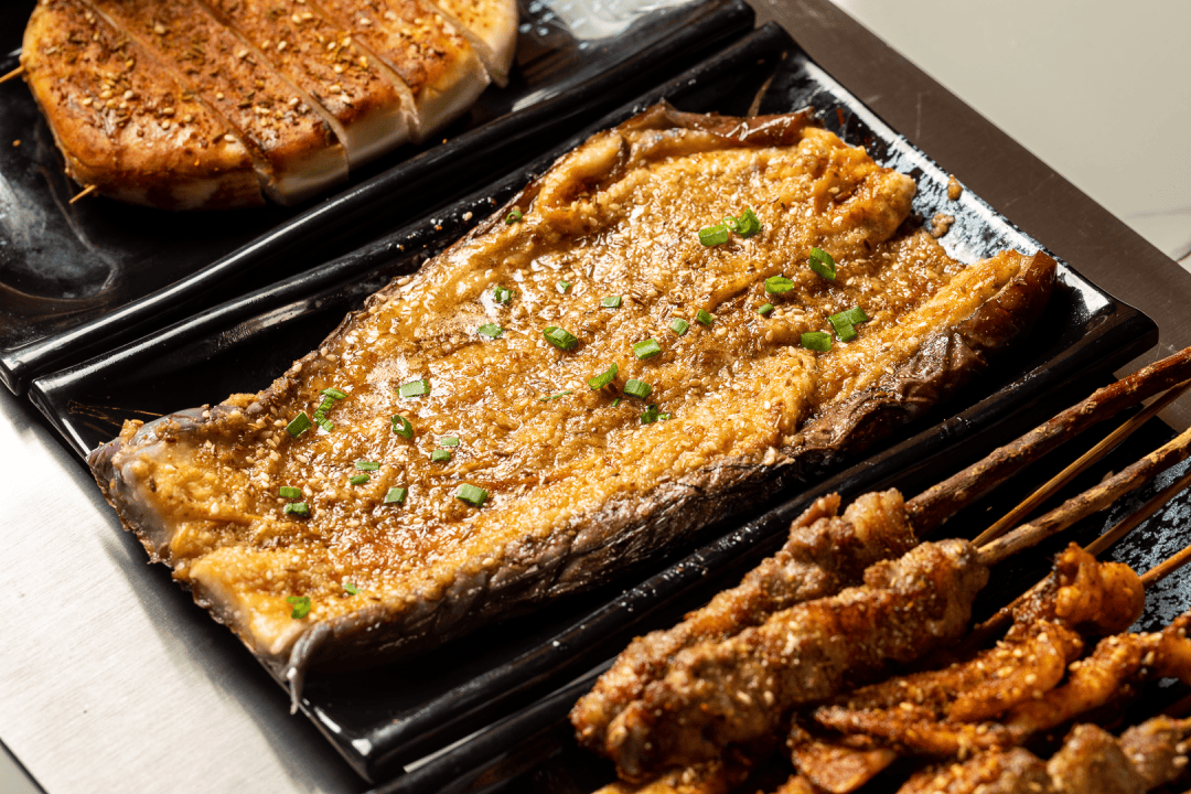 龙华红山6979,64元抢【青松宇大汗碳烤羊腿】100元代金券!