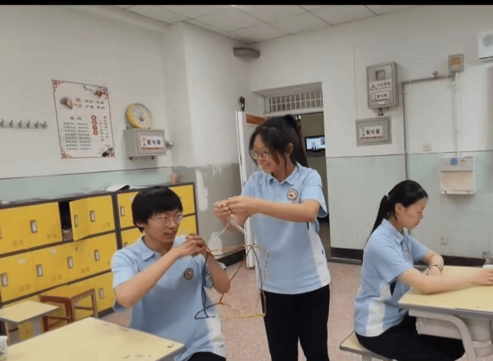 保定七中高二年级2203班邀您看好剧系列之《茶馆》——演职人员谈感悟