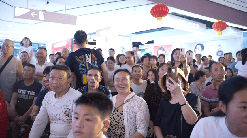 宝蓝广场购物中心协办单位桂阳蓉城微生活特别鸣谢桂阳神农谷食品饮料