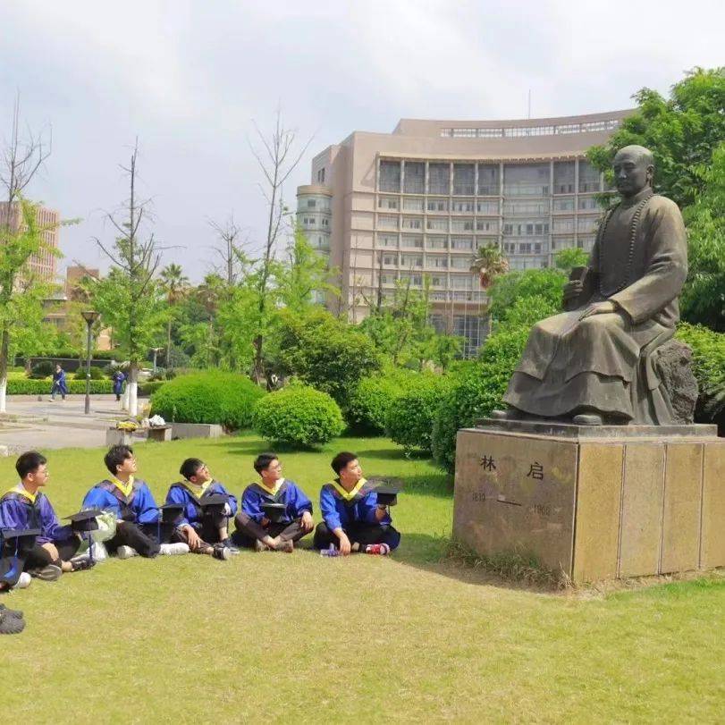 从下沙的钱塘江畔到临平的古运河旁,浙江理工大学给我的研究生生活留