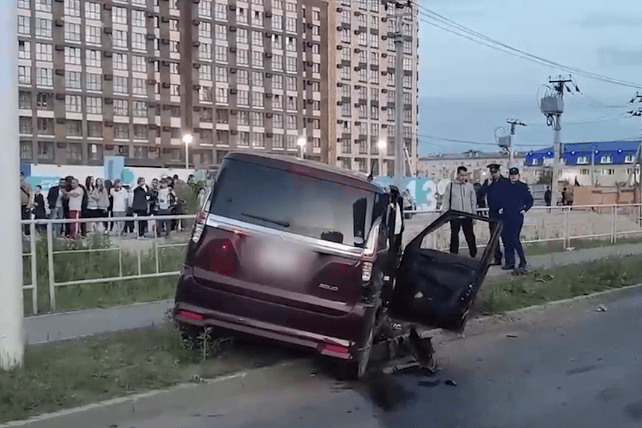 俄布拉戈维申斯克市市长 汽车冲撞行人事故已致3人死亡