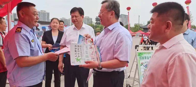 县区动态 | 东明县举行2024年"安全生产月"宣传咨询日