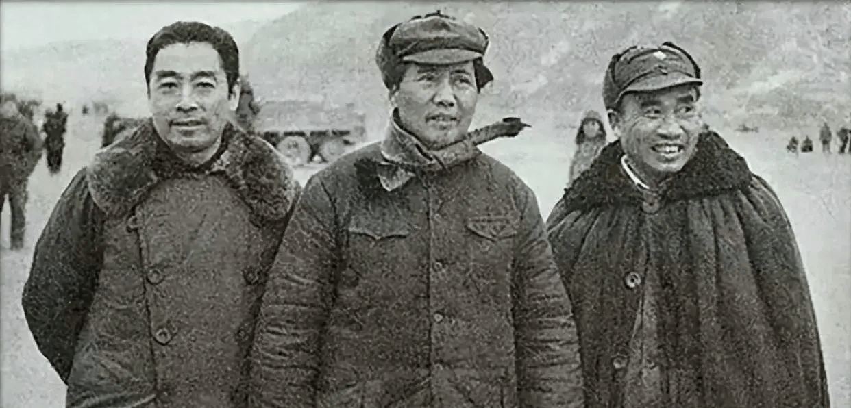 1976年关键时刻,在叶帅与杨成武的密切配合下,才保证了军队稳定_叶剑英_中国_革命