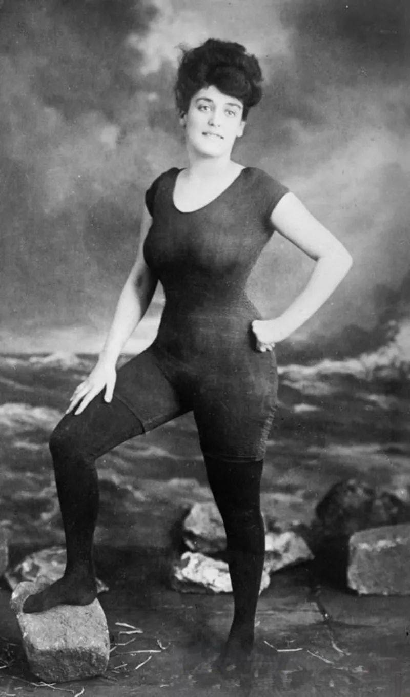 今年能媲美《芭比》的电影,就它_游泳_特鲁迪_女人