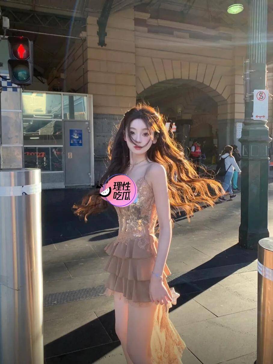 王思聪高调官宣新恋情,21岁女友甜美可爱像芭比娃娃,身材性感