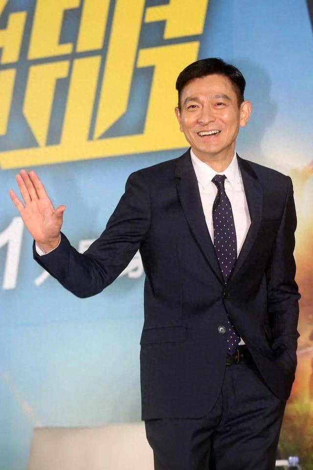 香港著名导演王晶曾说:"刘德华为了保持身材,连米饭都不吃一口.