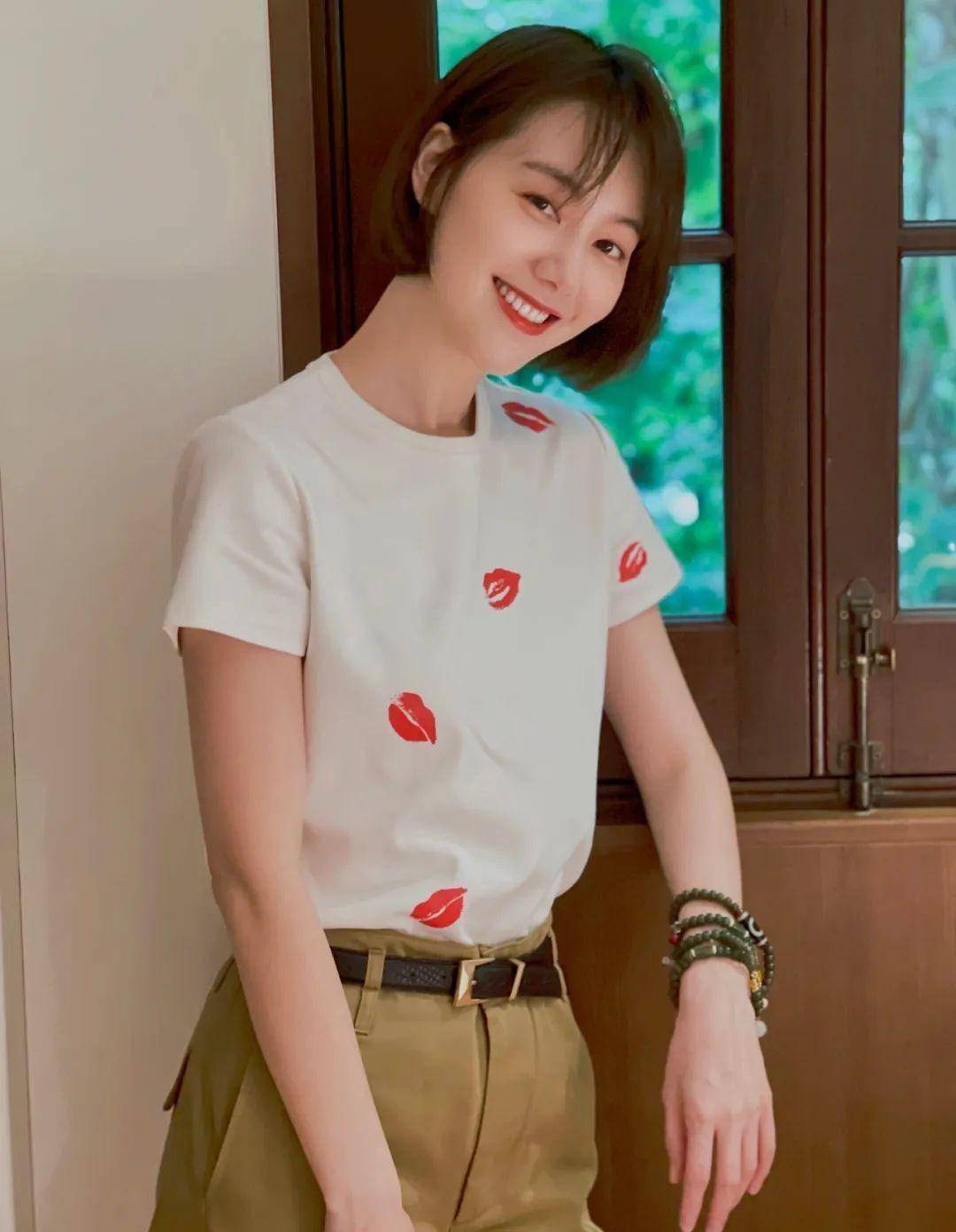 主持人王冠:和尼格买提传绯闻,被母亲催婚,如今41岁过