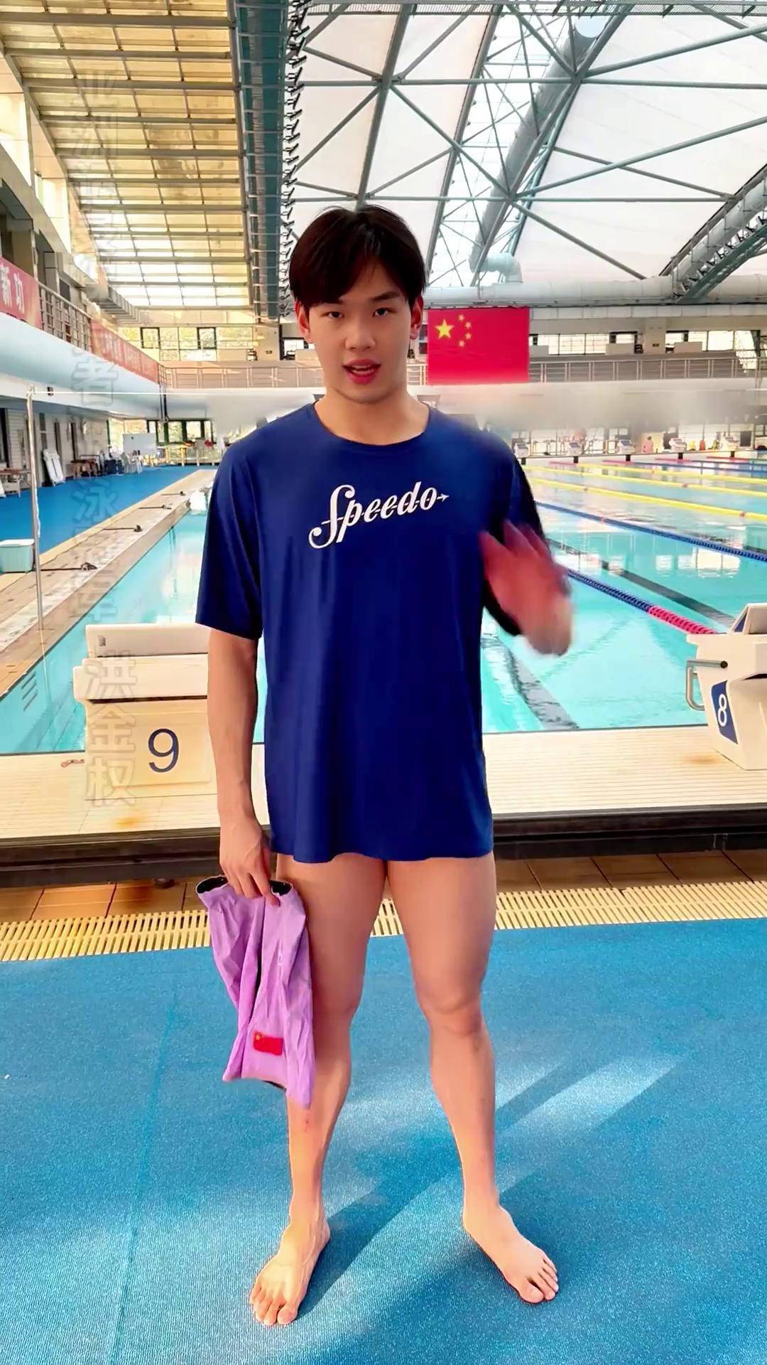 专业运动员比赛穿的快速泳裤,你知道穿一次要多久吗冠军课堂 快速泳衣