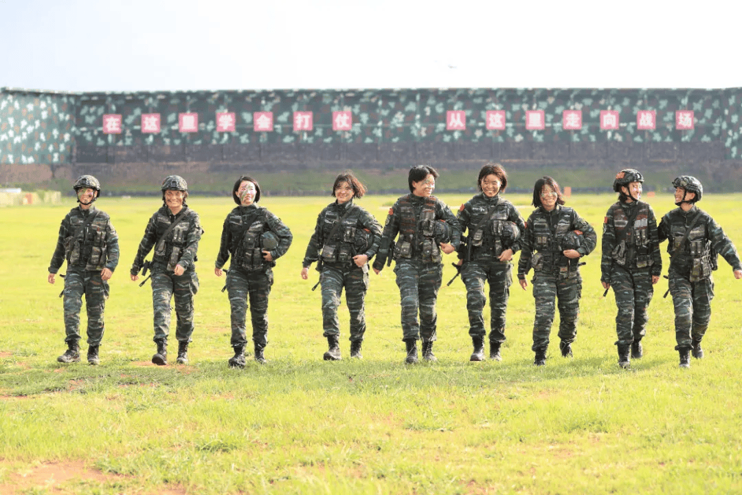 四川女子特种兵部队图片