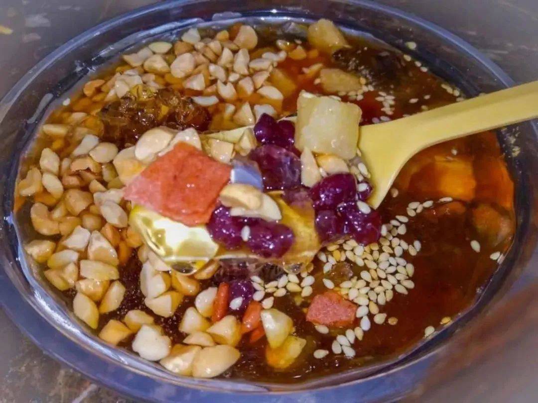 冰粉这样做,晶莹剔透鲜嫩爽口,热天来一碗,快乐似神仙