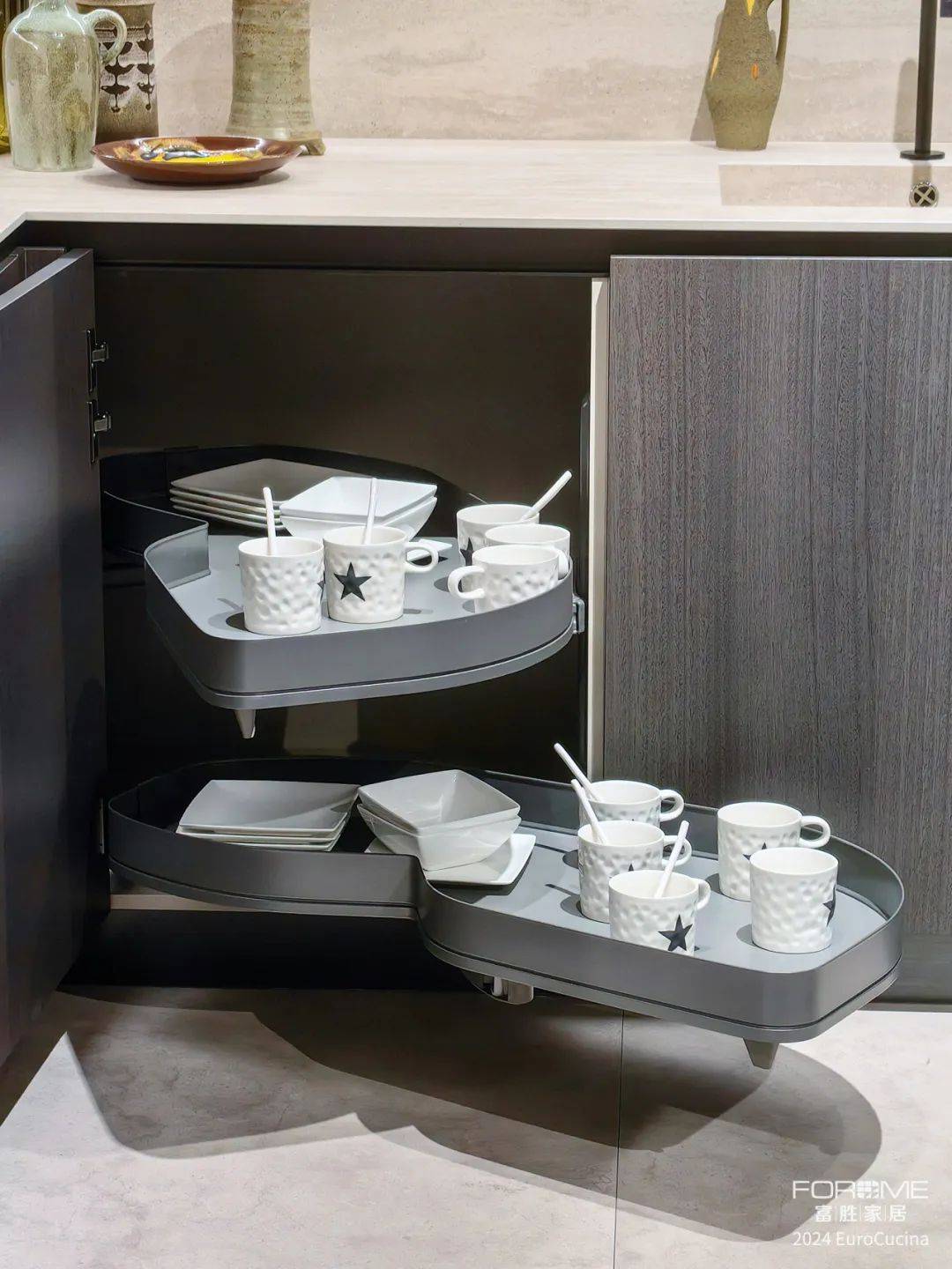 厨房内部的空间选用凯斯宝玛拉篮,其源自德国的精湛工