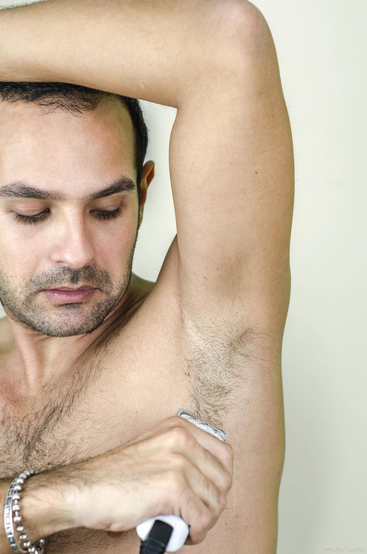 男人的腋毛是原始美的象征,别让白幼瘦定义你的男子气概!