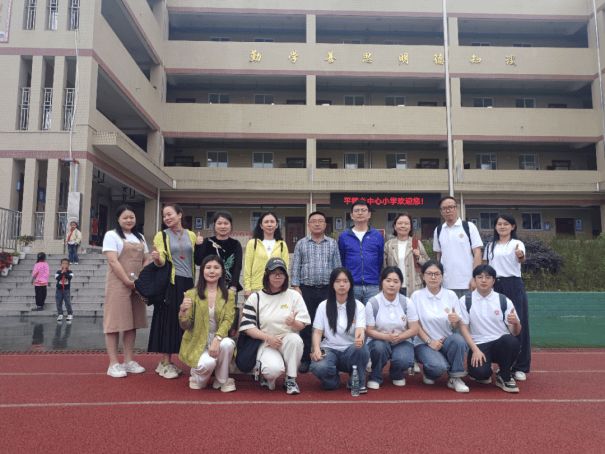 沙坪小学,城区二小进行深度回访,走访了峨边平等乡中心小学,大堡小学