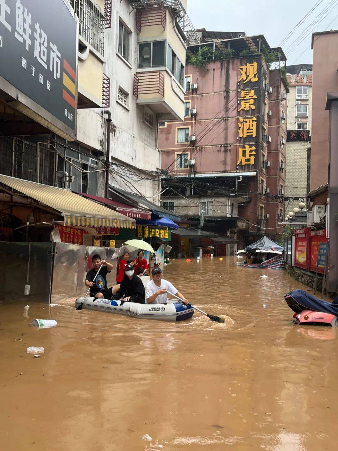 88米!桂林遭遇1998年以来最大洪水!洪水倒灌, 城市内涝!多图直击!