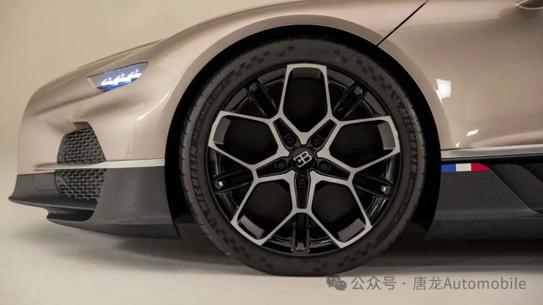 【地表最奢华超级跑车】布加迪陀飞轮预览:1000马力v16,800马力电动机