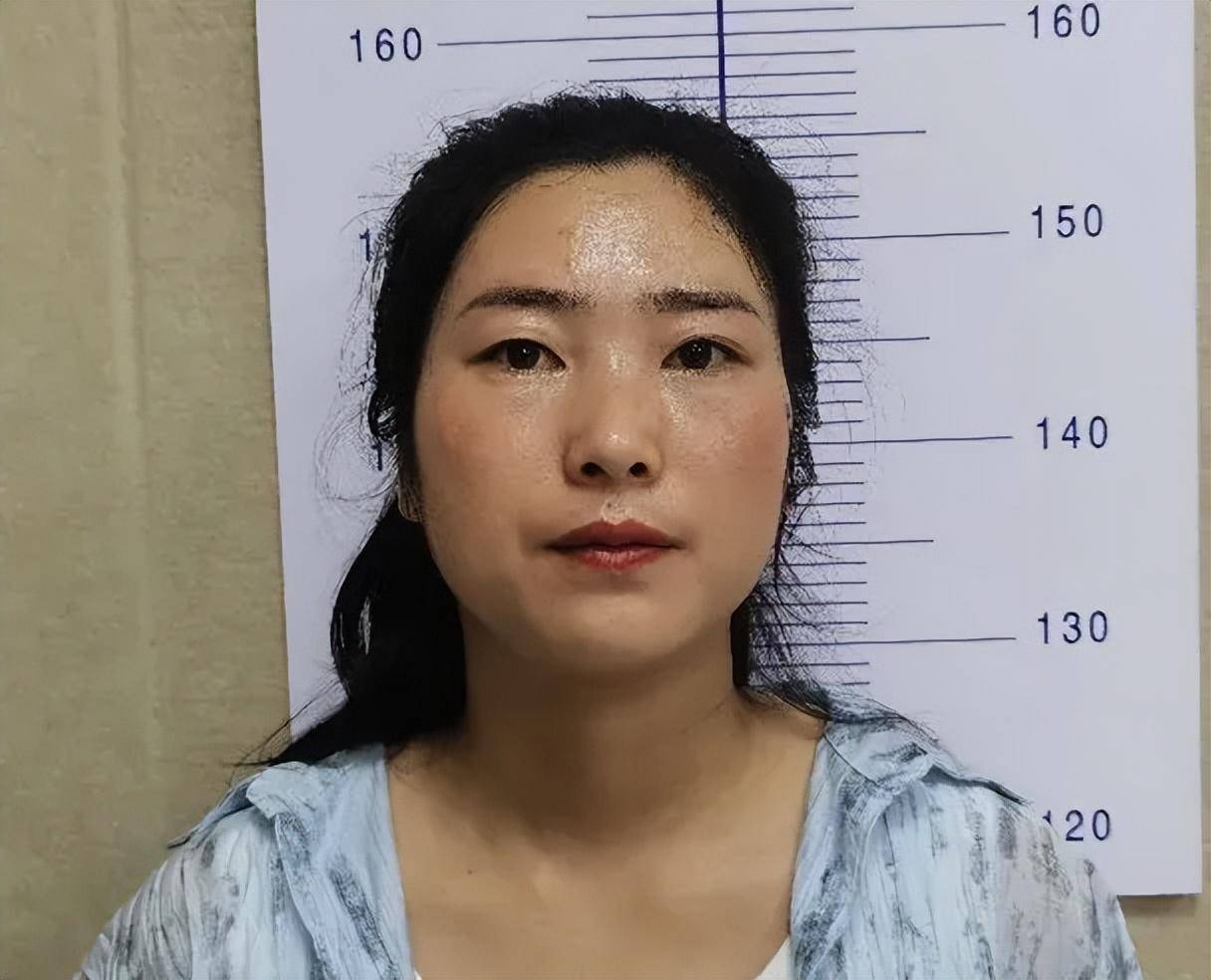 羁押女嫌疑人 抓捕图片