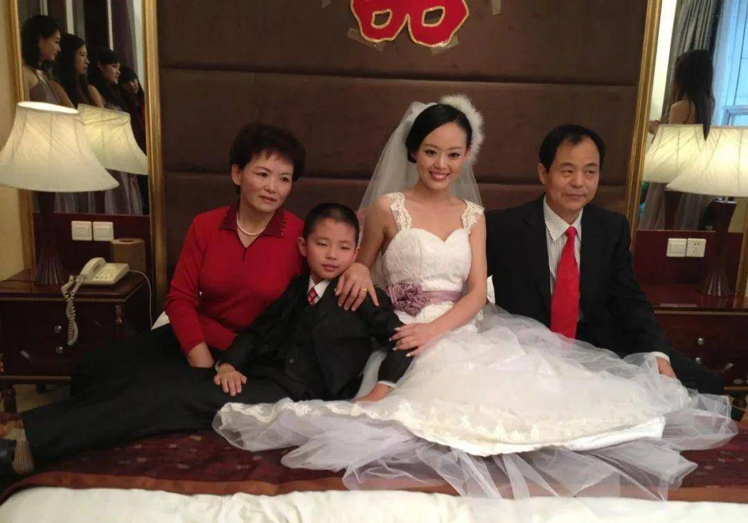 邱圆圆也很想要和张琪轩在一起,于是也就同意了.