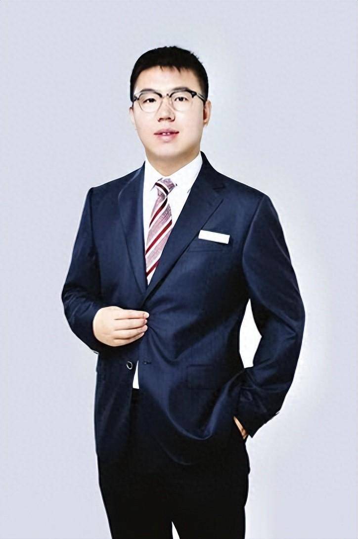 万冬杰,中国银行长治潞州支行副行长,金融从业经验超10年,具备银行