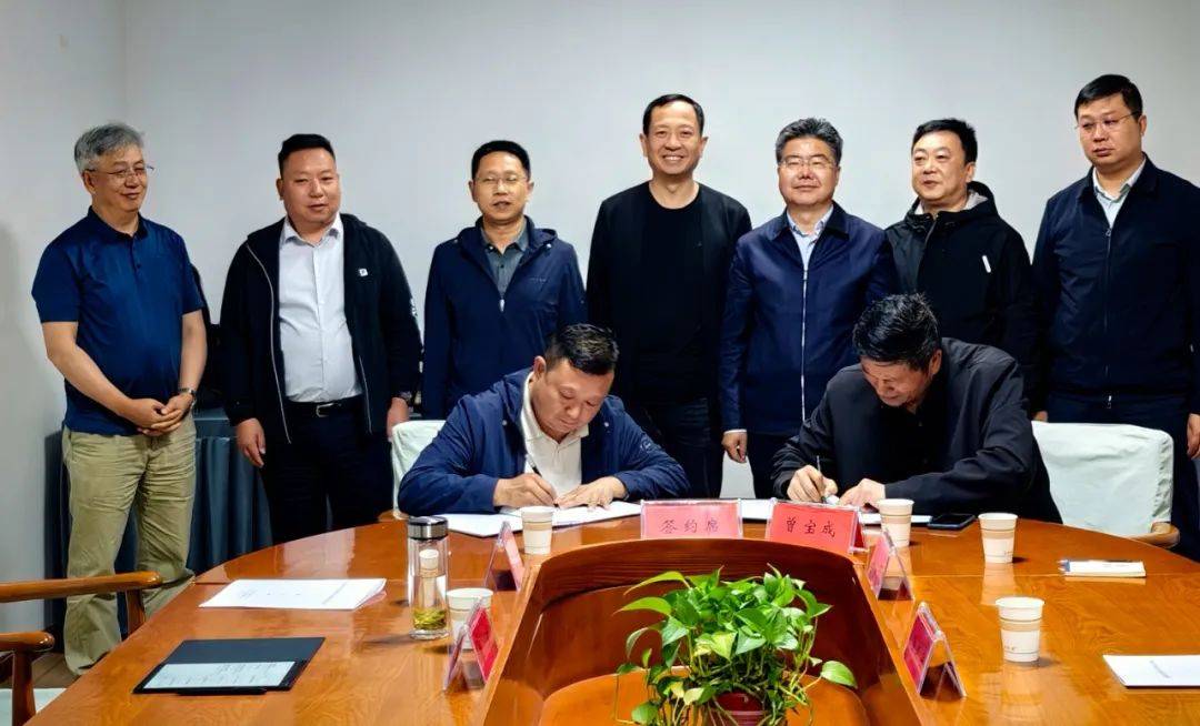 在此次招商活动中,每到一地赵玉杰都在结合略阳县资源禀赋和产业发展