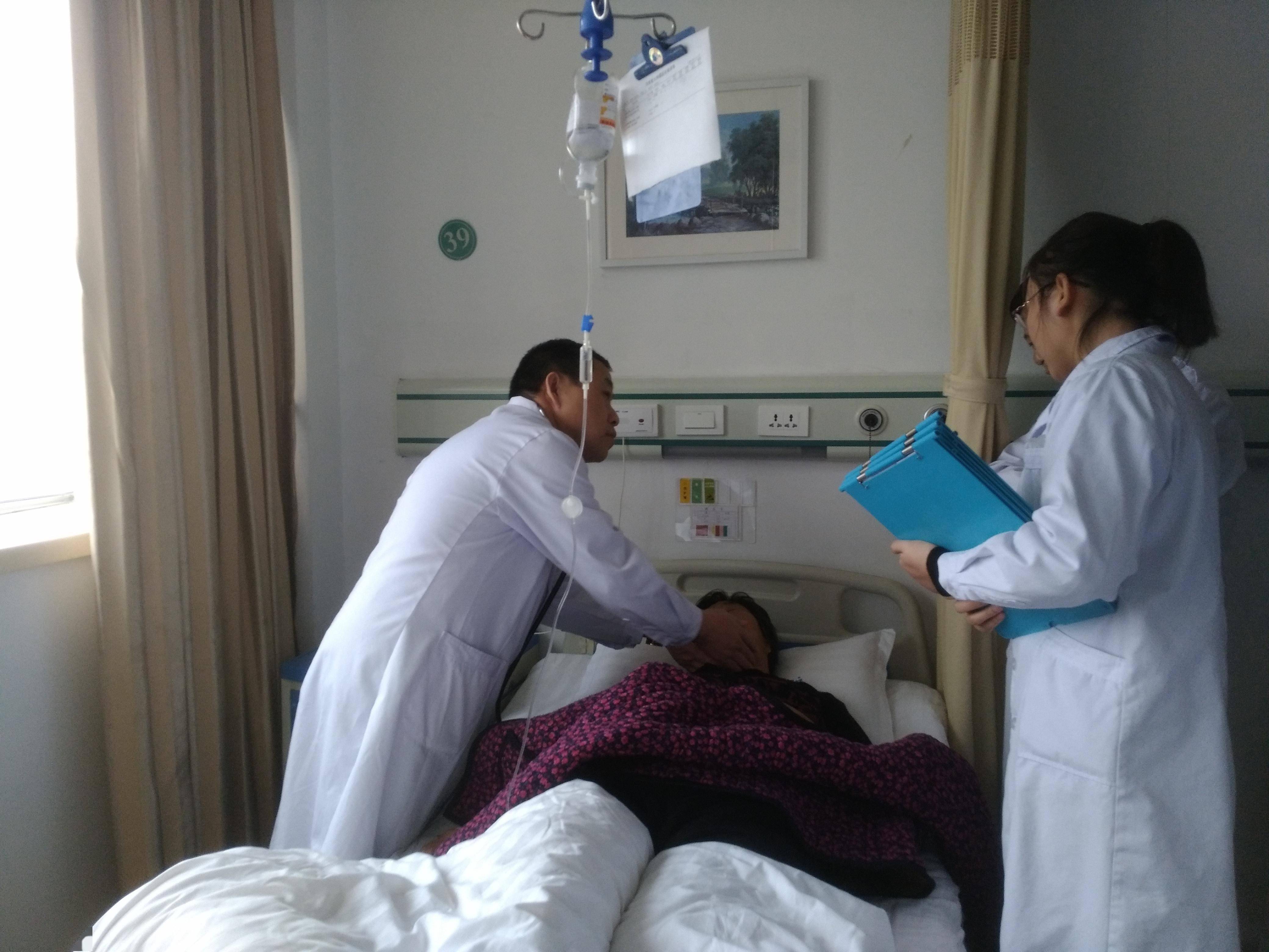 杏是胃溃疡的"导火索"?警告:若想要胃部健康,这几物要少吃点