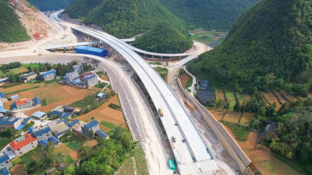 近日,罗平至富源高速传来捷报!有新进展啦.