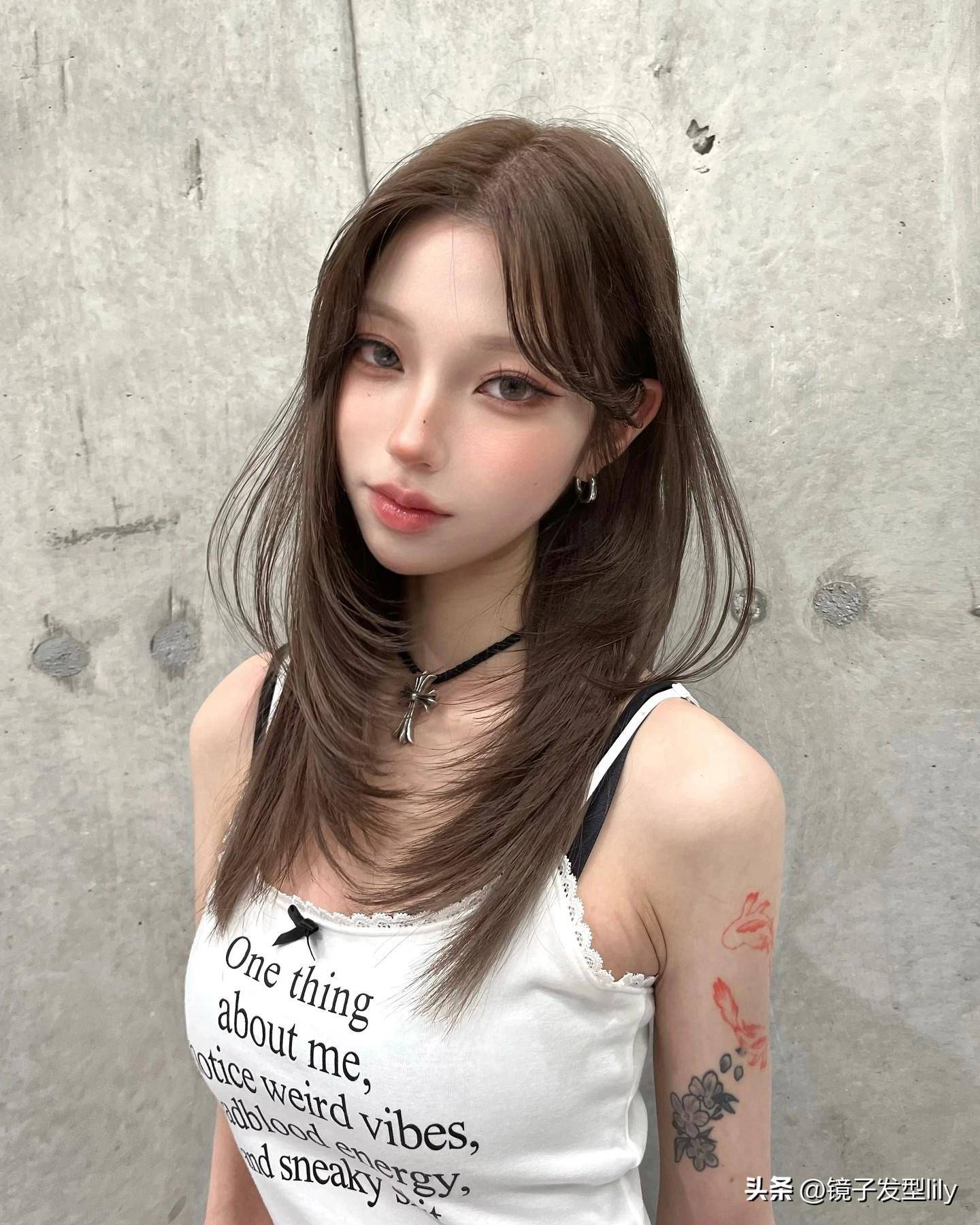 最火女士长发边沿层次与修饰脸型的完美结合绽放高级美
