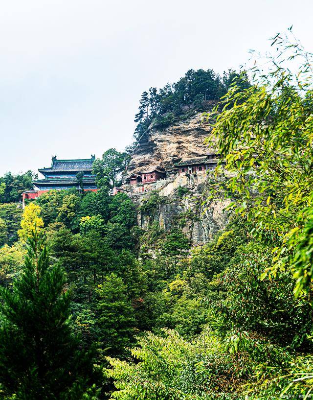 武当山多高图片