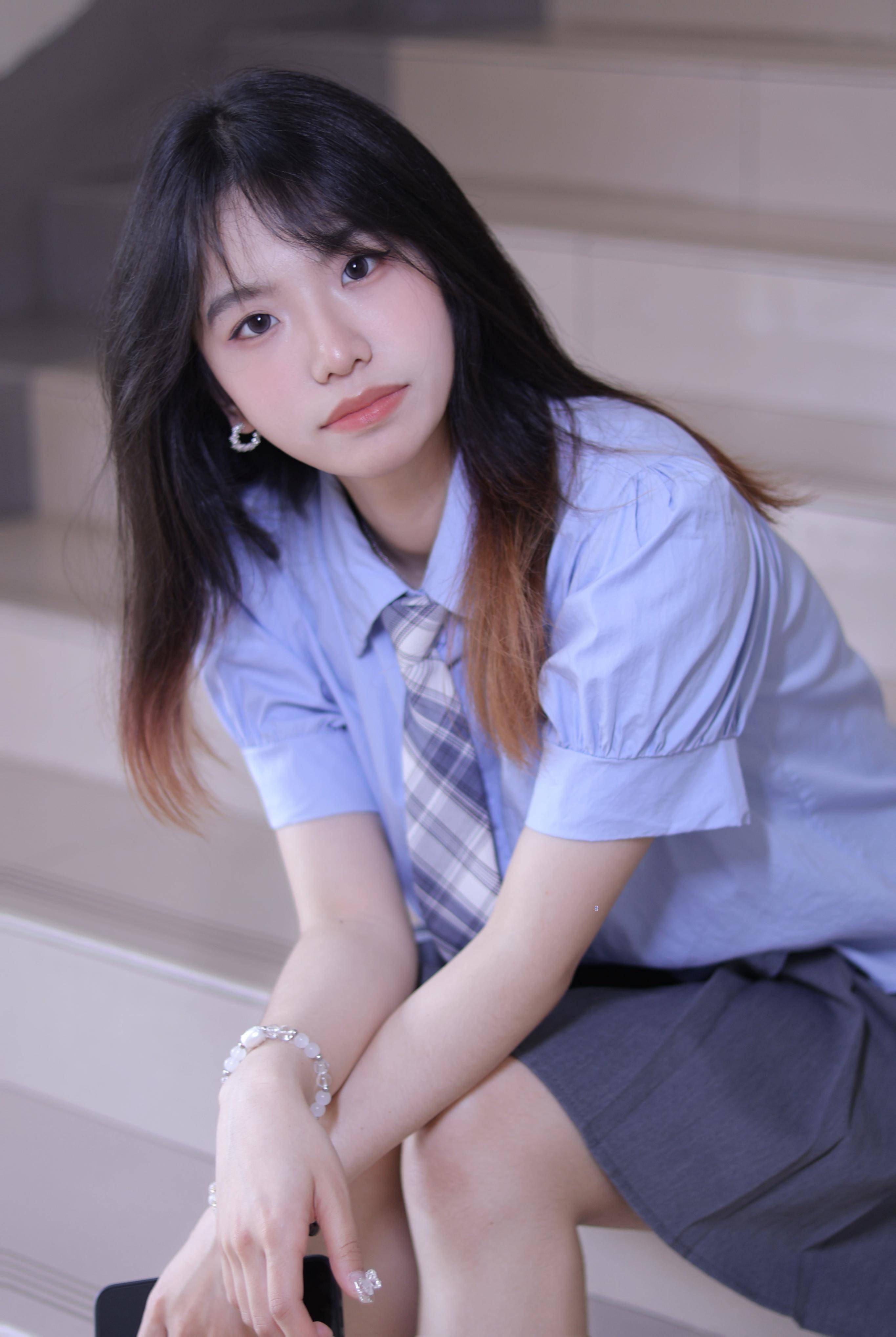 唯美写真在此次pk赛中也收获了较高票数,光影错落有致,青春如梦似幻