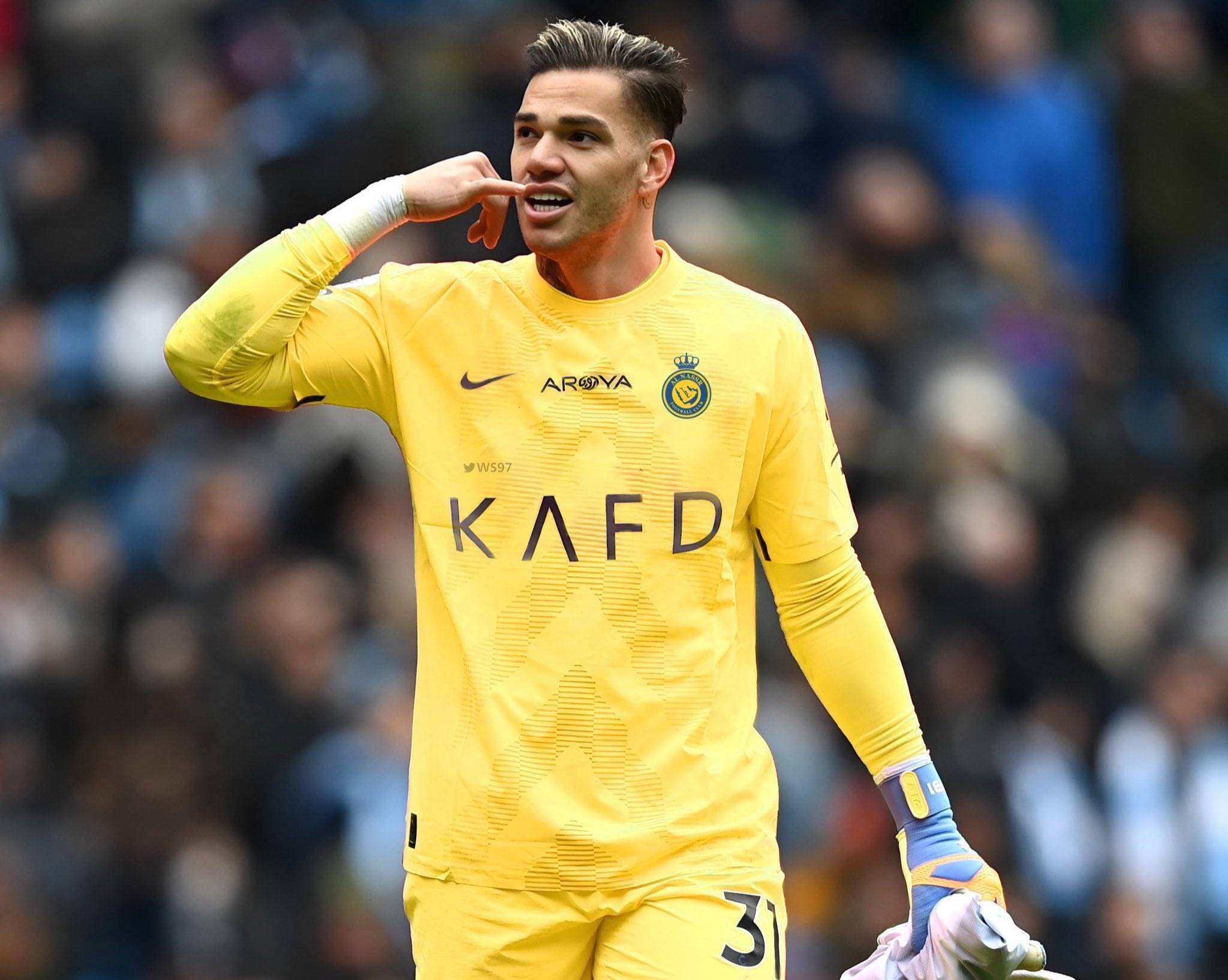 直播吧7月4日讯 据沙特记者ali alabdallh报道,曼城门将埃德森已与