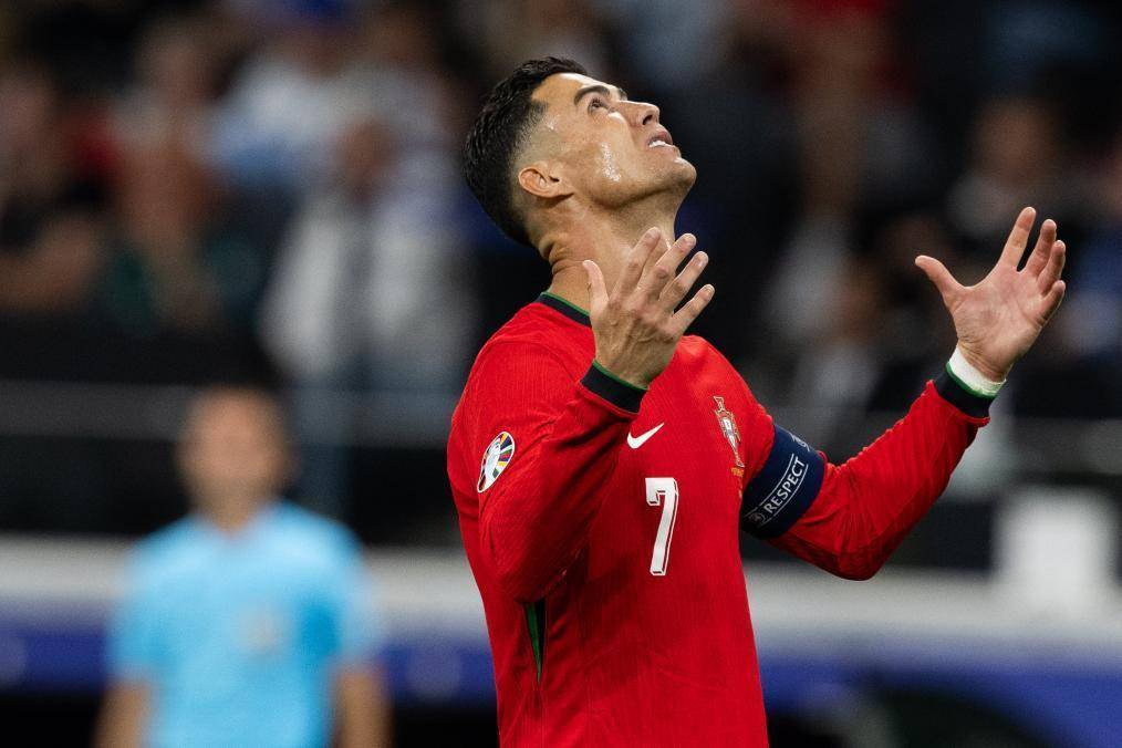 来百度app畅享高清图片7月1日,葡萄牙队球员克·罗纳尔多在2024欧洲