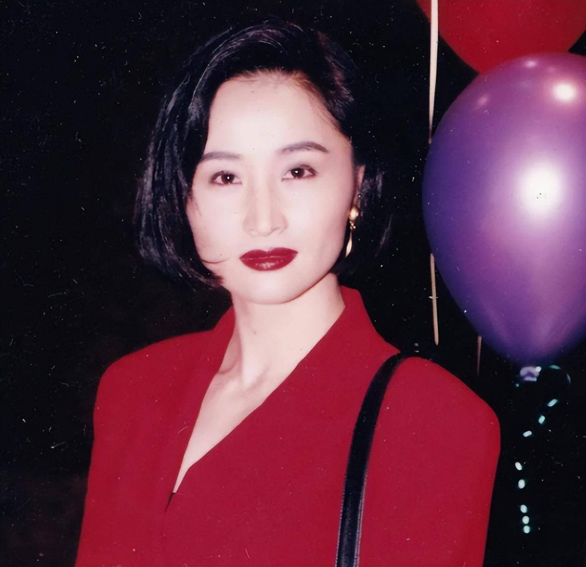 于莉:张艺谋的梦中情人,当小三被打到不能生育,如今60岁仍单身