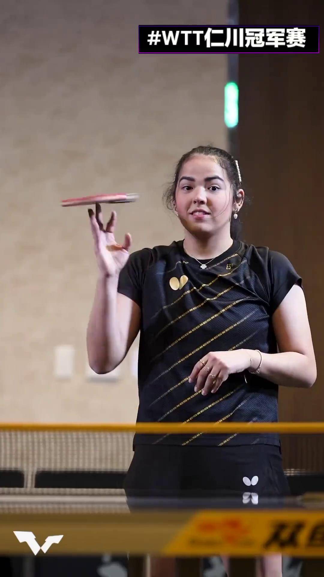 赛场外的阿德里安娜迪亚兹 ,大家来挑战一下迪亚兹式转拍吧乒乓球