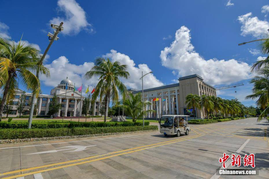7月6日,海南省三沙市,永兴岛上干净整洁的北京路.