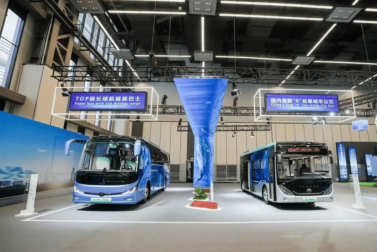 宇通客车上半年销售20555辆,代表中国走向世界.