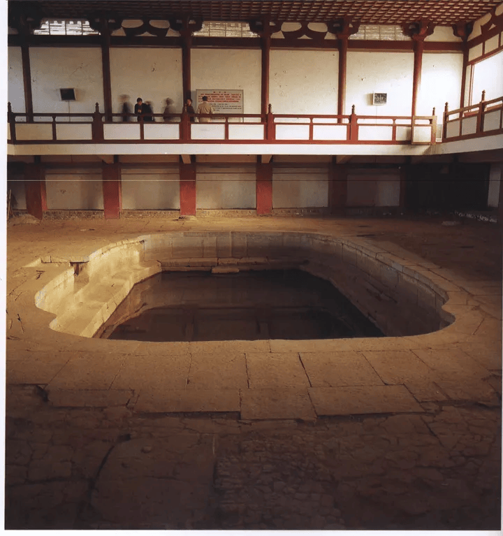 据五代王仁裕的《开元天宝遗事·解语花》记载,"明皇秋八月,太液池有