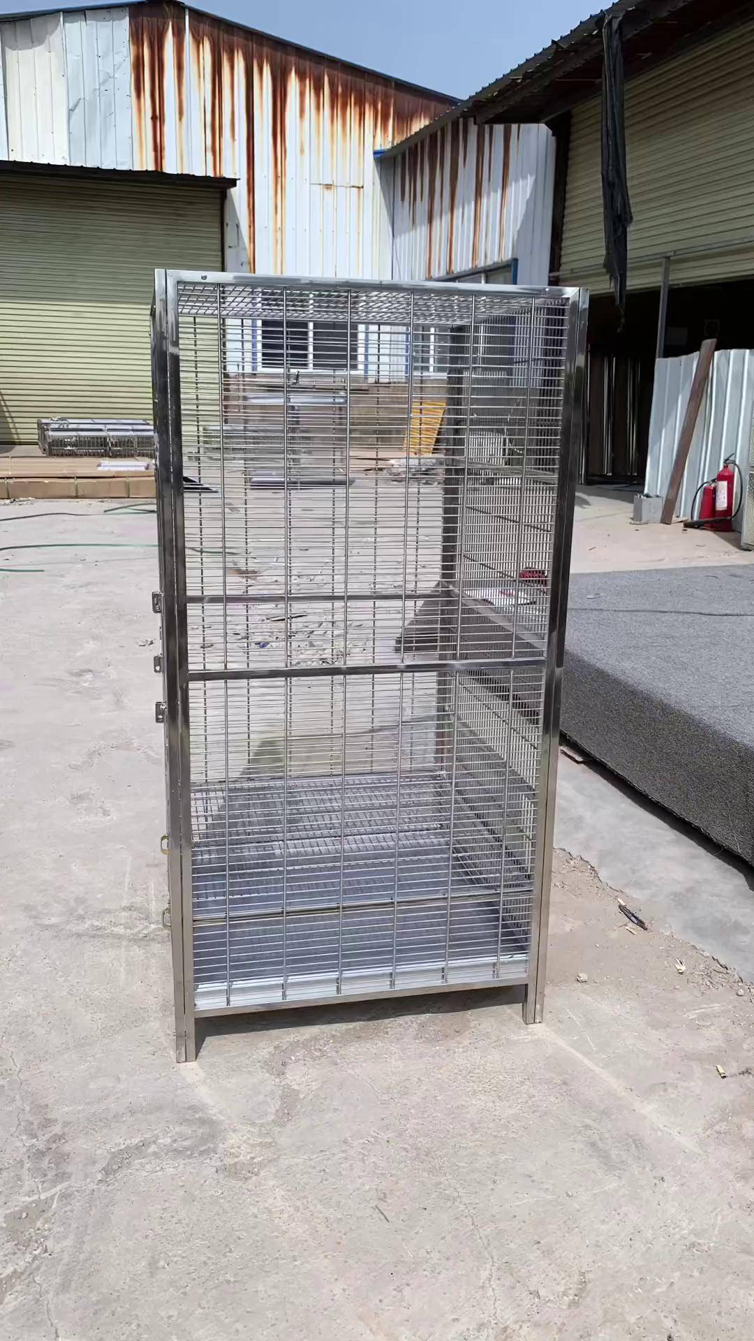 304方形不锈钢鸟笼!鹦鹉笼!大空间牢固耐用,不易生锈!功能齐全!