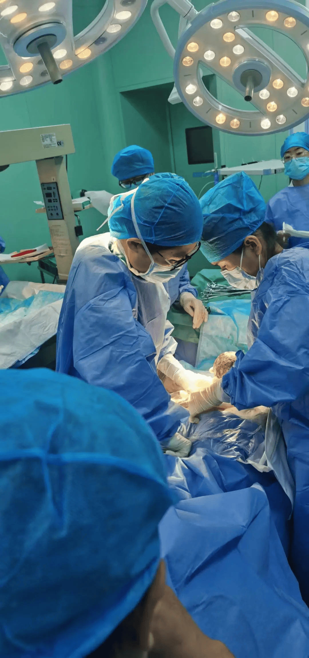 稳!济阳上演生死时速,联手成功抢救大面积胎盘早剥急危重症孕妇