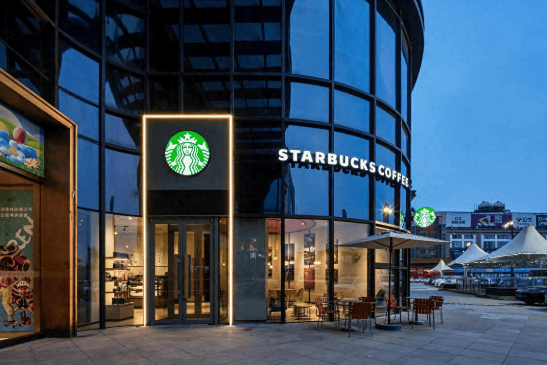 "龙乡"邂逅咖啡香 星巴克濮阳首店开业