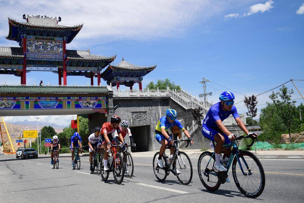 环湖赛一路生花——在青海湖遇见美丽中国_赛事_国际自盟_自行车赛