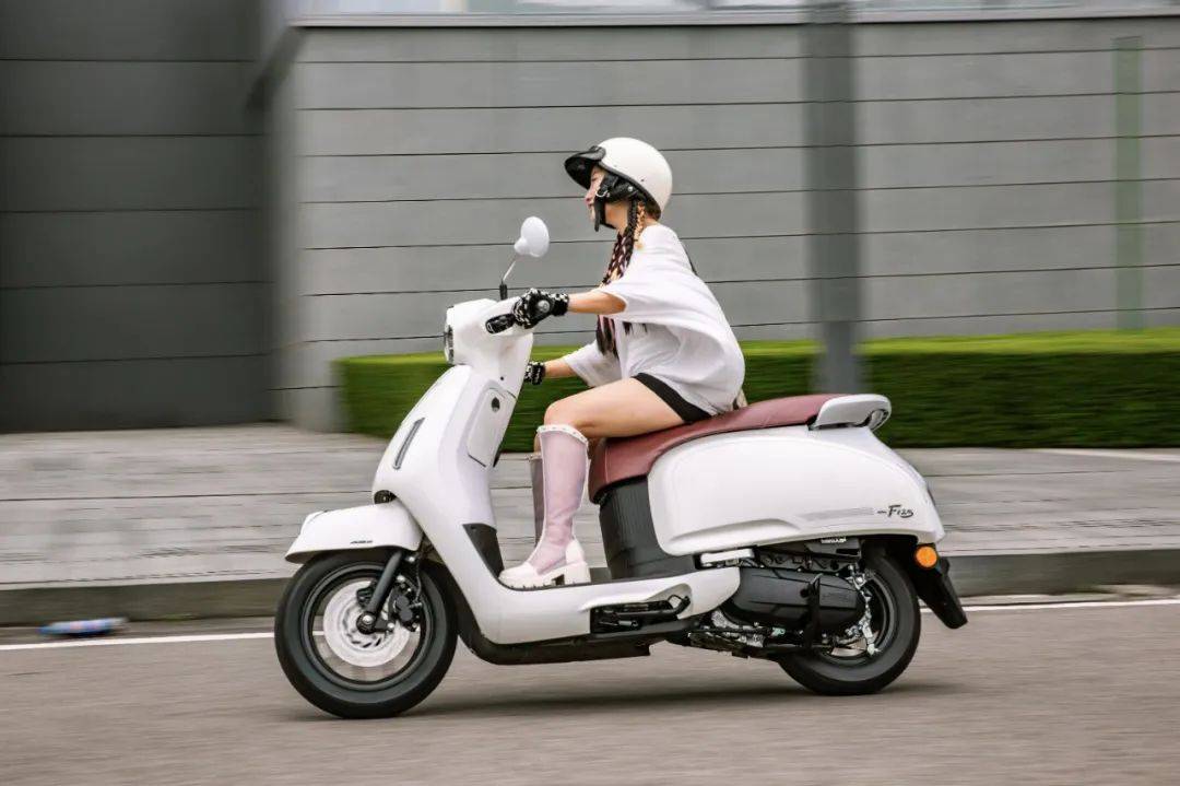 不是花架子,中看也中用,好看且好骑——五羊-本田nw f125测评(下)