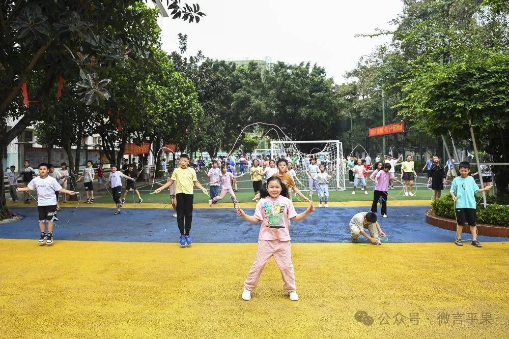 新华社:平果校园足球,追光|五年级6班,冠军!