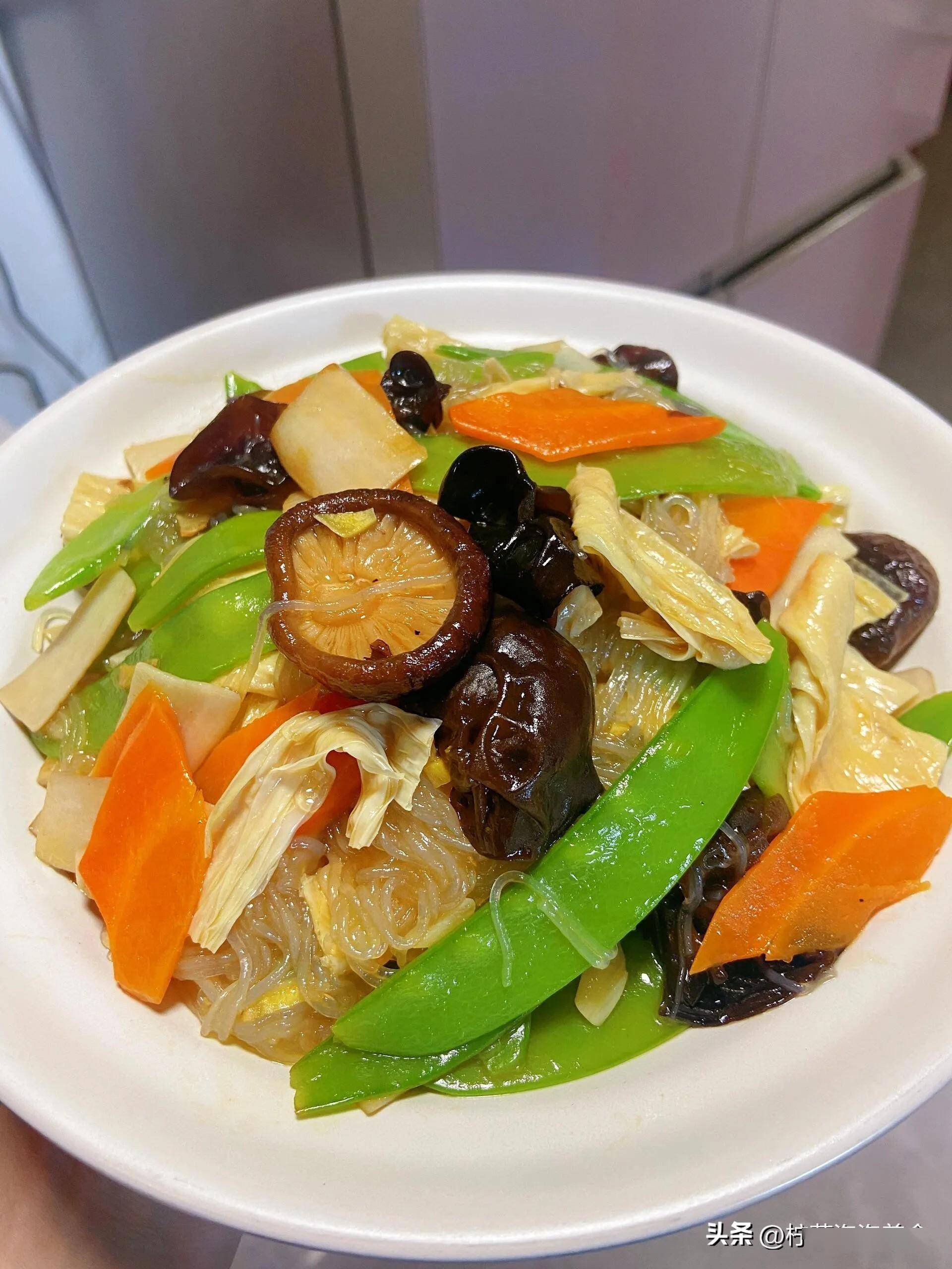 夏季高温,建议中老年人少吃西瓜苦瓜,常吃6道菜,提高身体素质