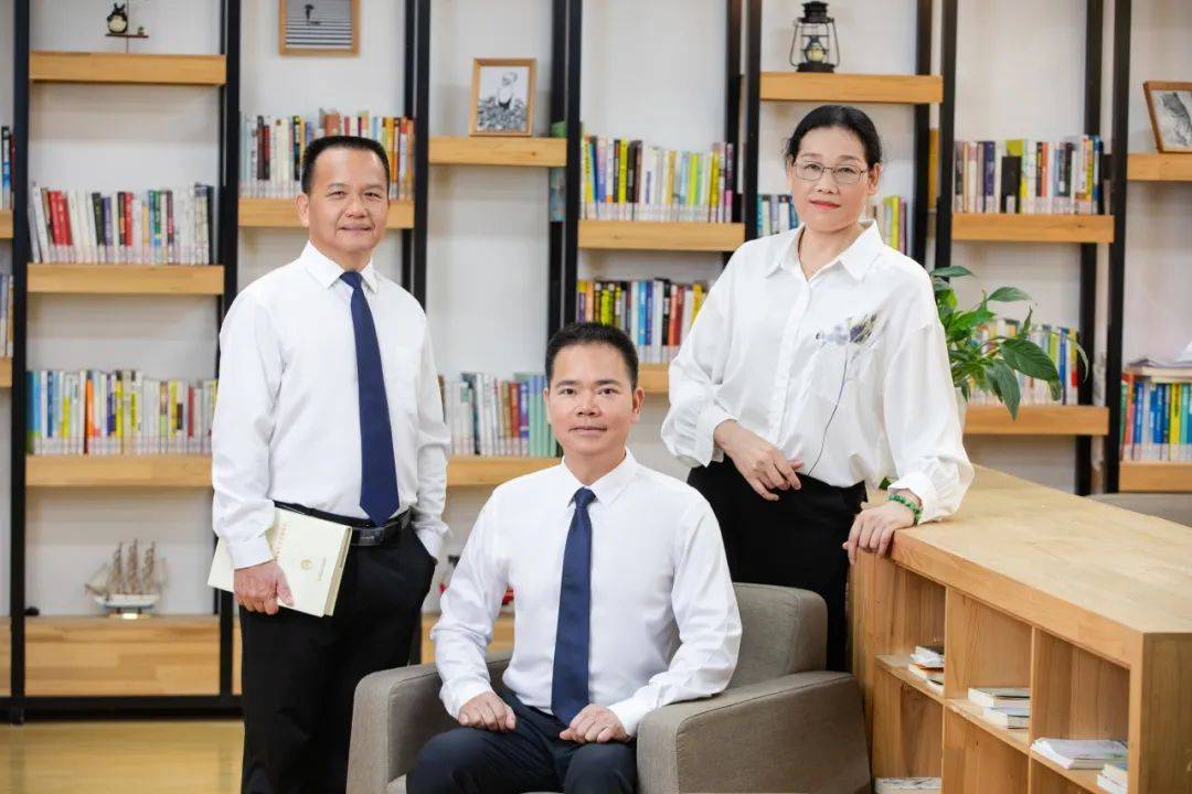 正高引领 成就卓越——南宁外国语学校正高级教师团队风采展示