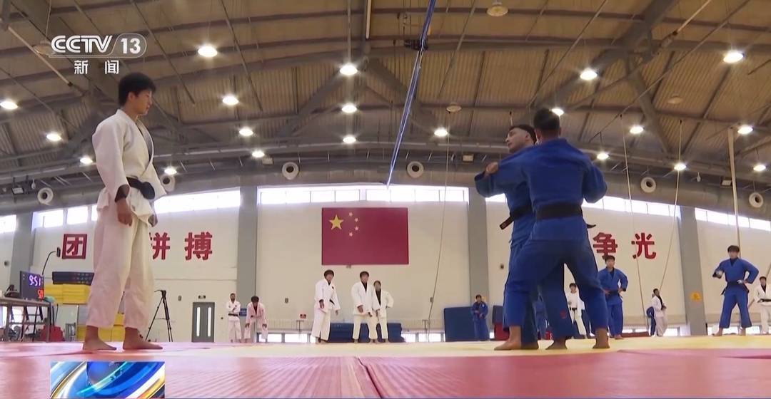 目前,中国游泳队,中国拳击队等已经先期抵达法国,并入驻中国体育代表