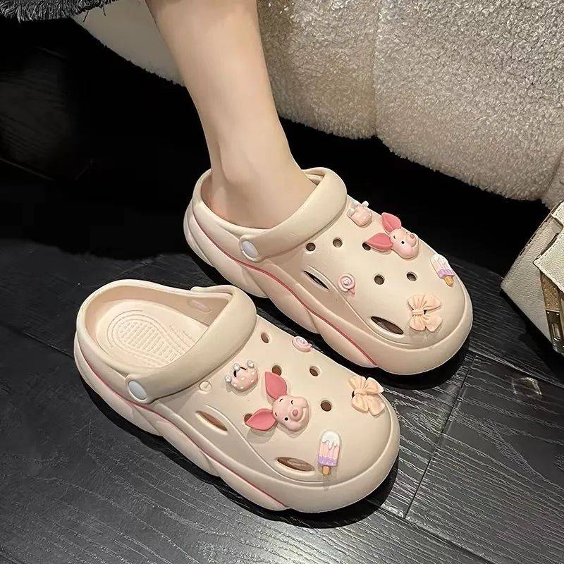 而且一双洞洞鞋上面的饰品可以换各种各样的,很难有女生会抗拒吧!