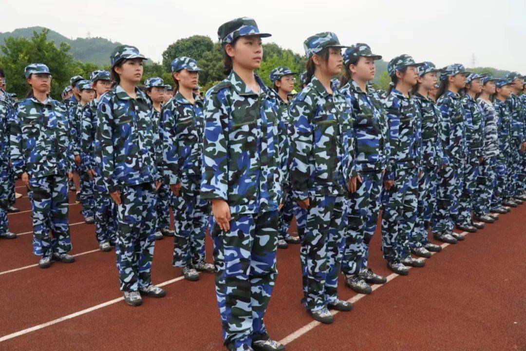 军训进行时|迷彩青春展英姿 智慧定向显风采