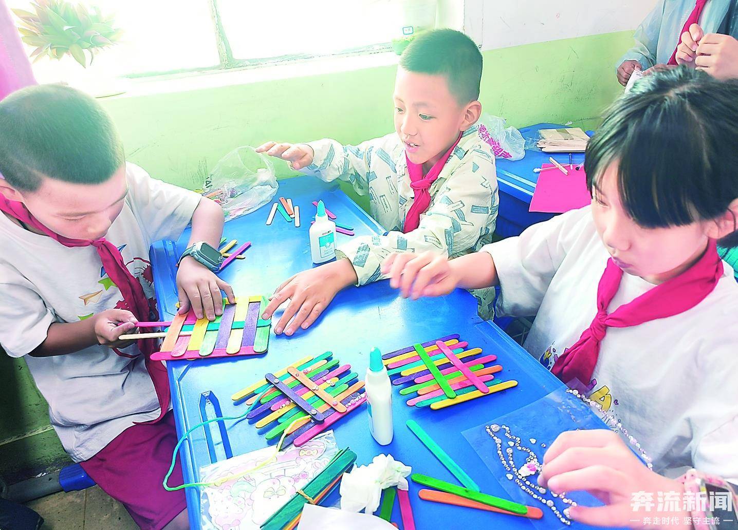 校园里丨超酷!这群小学生,让不起眼的雪糕棒"大变身"