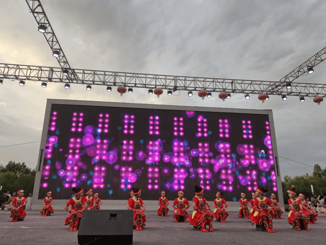 高台县2024年百姓大舞台第九场"一起向未来"艺术机构大联欢文艺演出