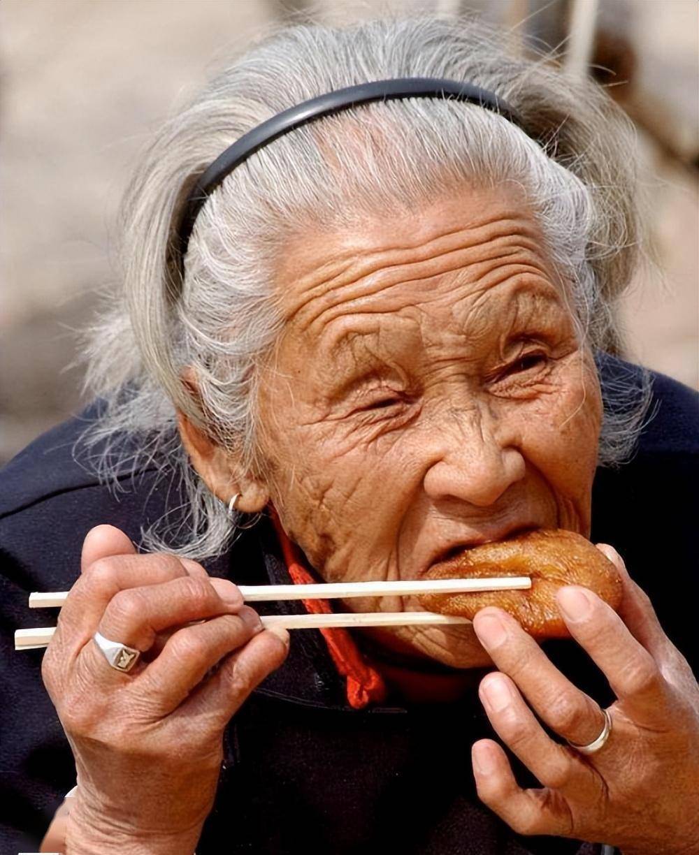 长寿老人最爱做的3件事!第一件很容易,最后一件很少有人能坚持