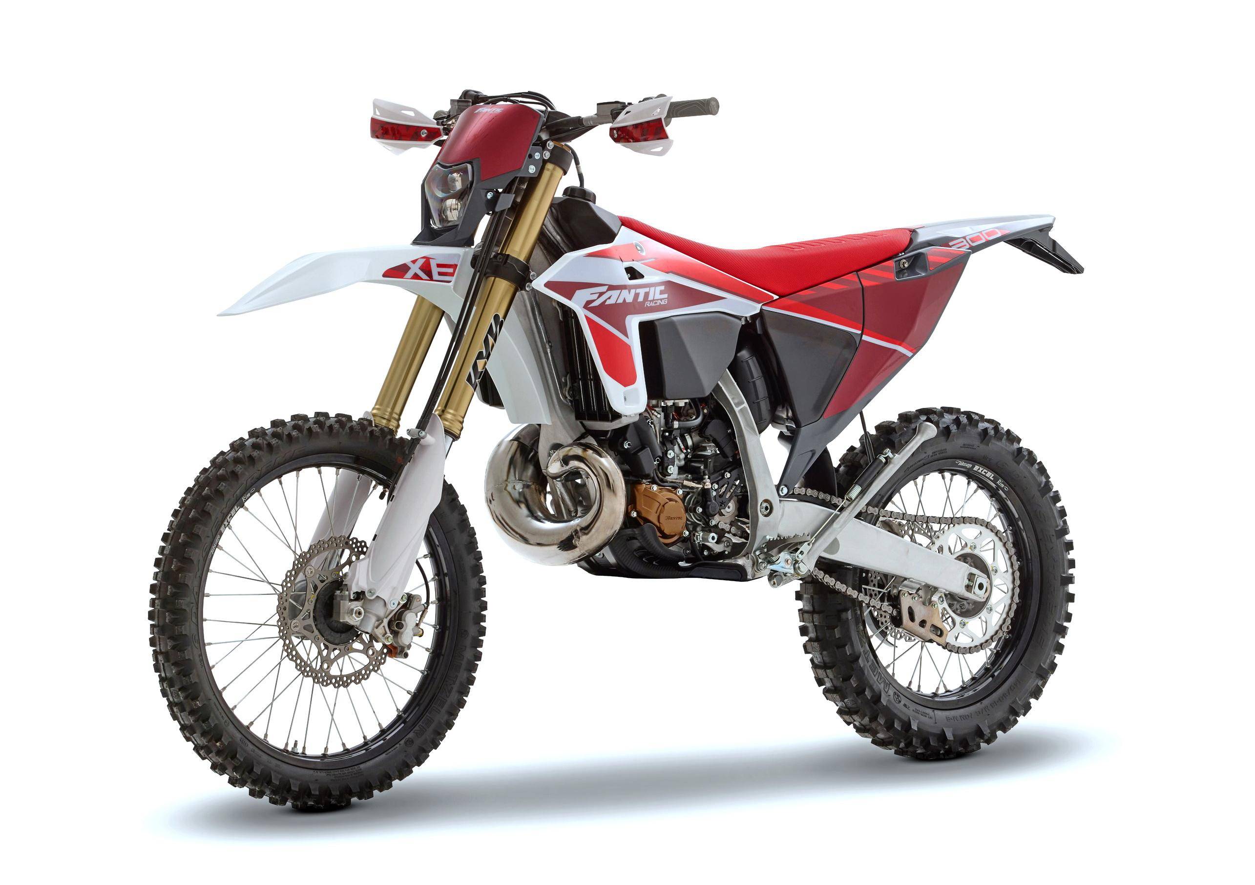 来自 yamaha 平台,fantic 2025 xe 300 两冲电喷越野赛车